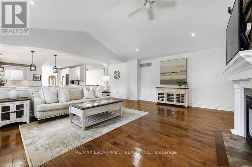 27 Carver Drive — photo 16 of 40