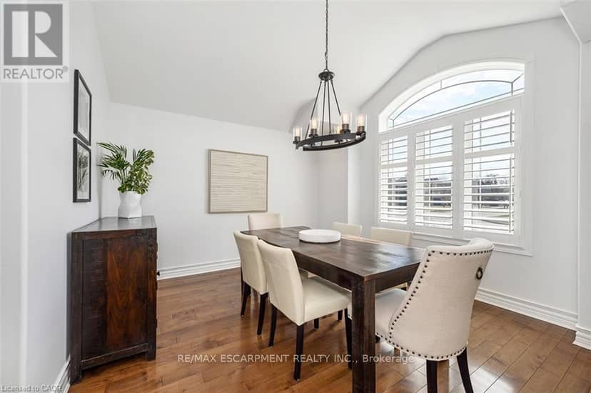 27 Carver Drive — photo 4 of 40