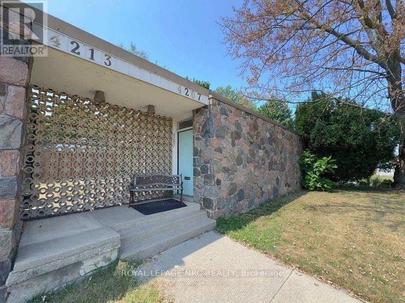 4213/4207 4213/4207 Drummond Road — photo 4 of 14