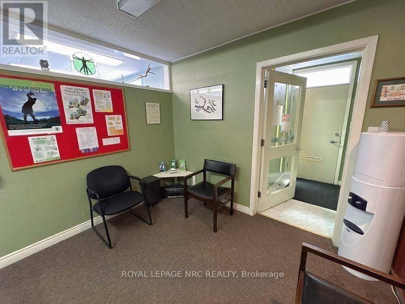 4213/4207 4213/4207 Drummond Road — photo 5 of 14