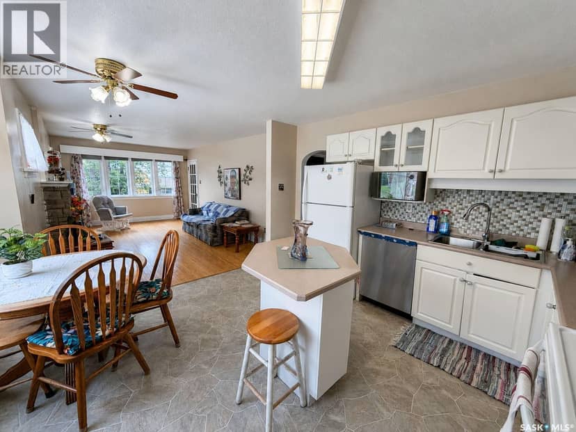 385 19th STREET W, Prince Albert, photo 2