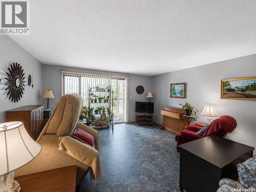 304 255 7th STREET E, Prince Albert, photo 2