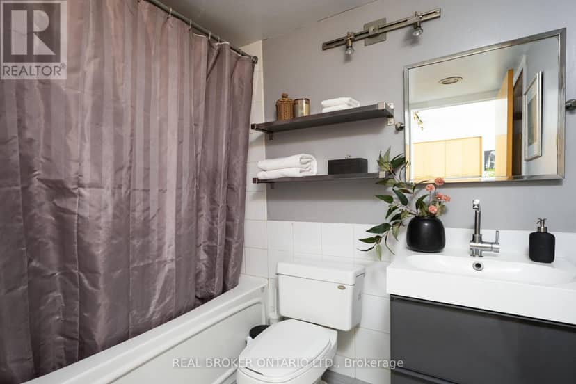 1416 - 255 Richmond Street E — photo 17 of 19