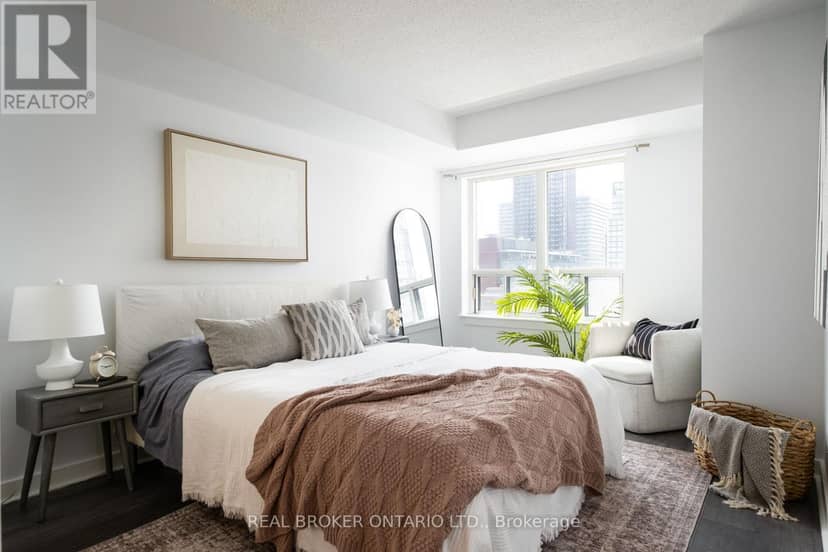1416 - 255 Richmond Street E — photo 9 of 19