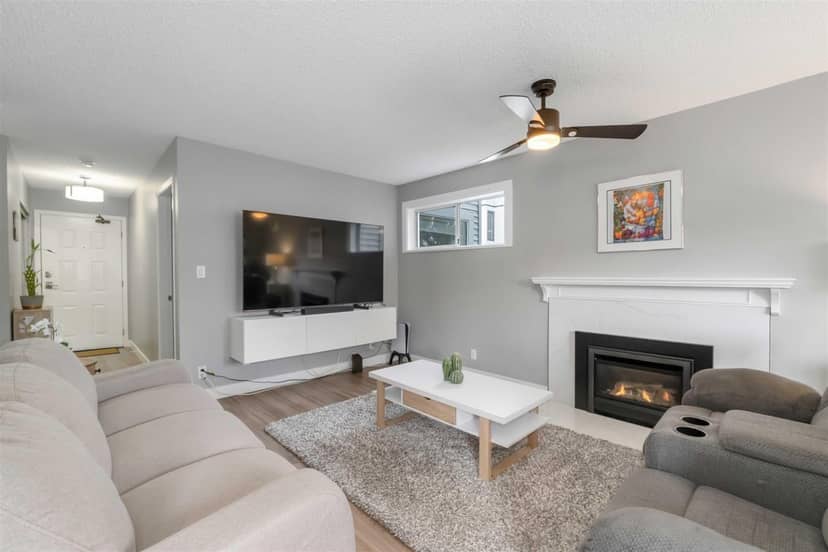 205 1473 BLACKWOOD STREET, White Rock, photo 2