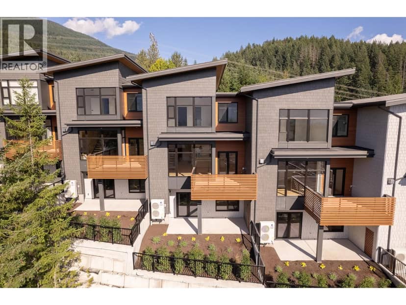 11 3407 MAMQUAM ROAD, Squamish