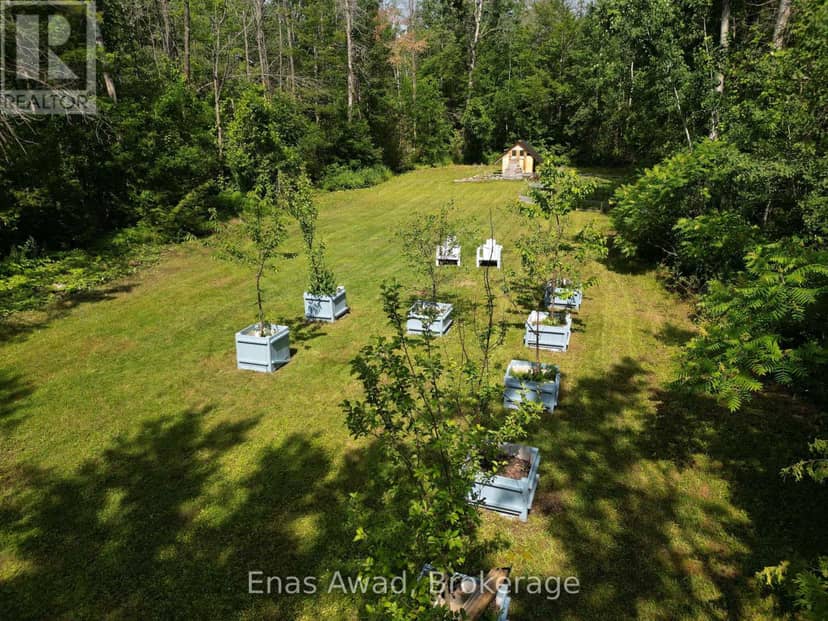 1466 Cunningham Crescent — photo 4 of 25