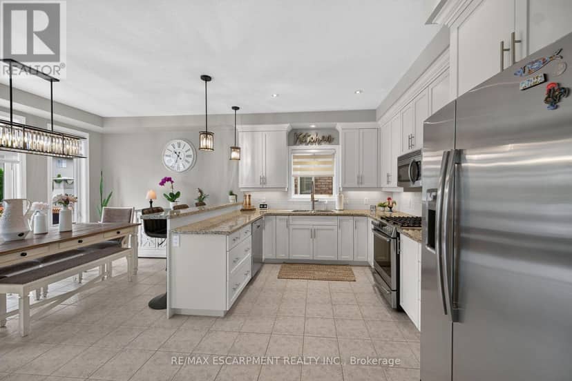 68 Garinger Crescent — photo 14 of 40