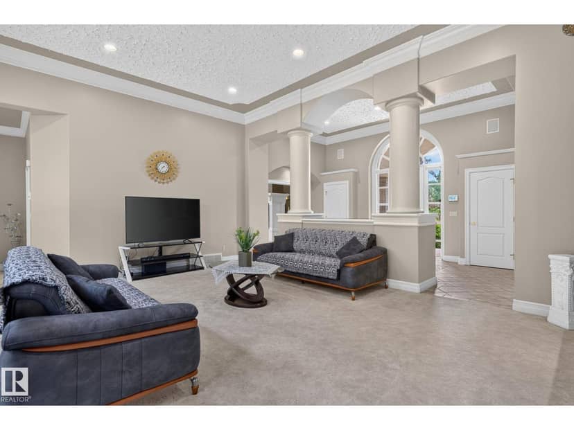 60 Kingsbury Cr — photo 11 of 40