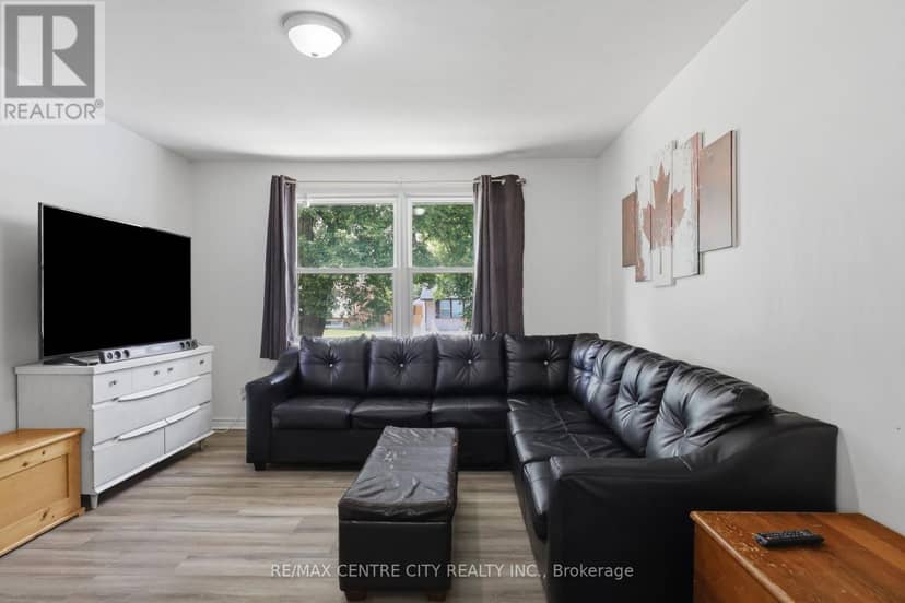 1564 Nairn Avenue — photo 10 of 40