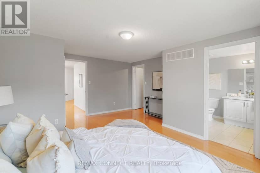 1831 Dalhousie Crescent — photo 19 of 33