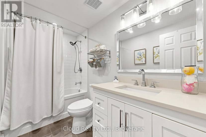 16 - 1 Royalwood Court — photo 18 of 40