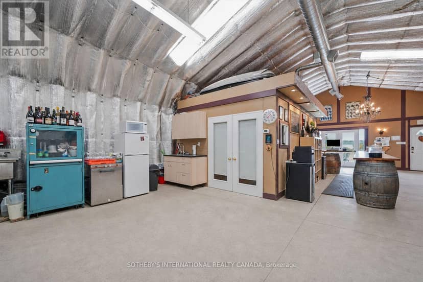 562 Danforth Road E — photo 10 of 19