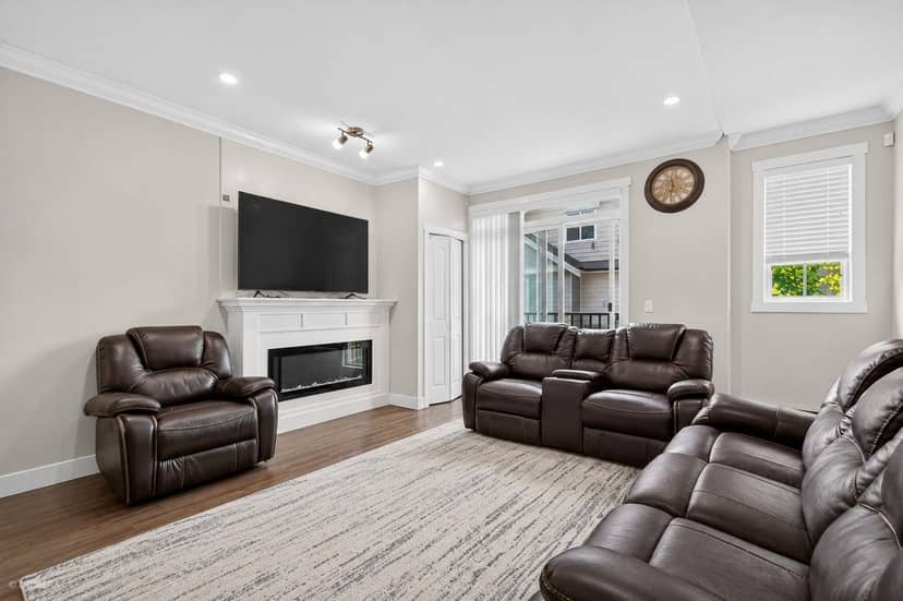 194 13898 64 AVENUE, Surrey, photo 3