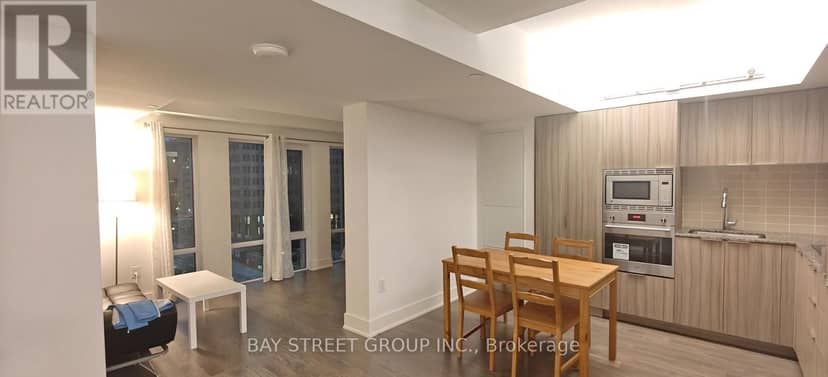 614 - 955 Bay Street — photo 6 of 14