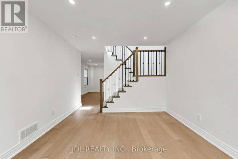 129 Appleby Crescent — photo 14 of 40