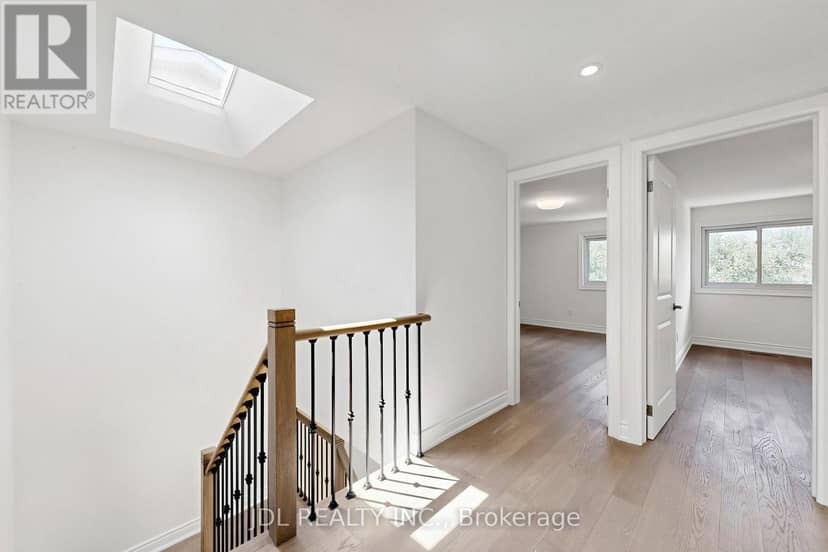 129 Appleby Crescent — photo 17 of 40