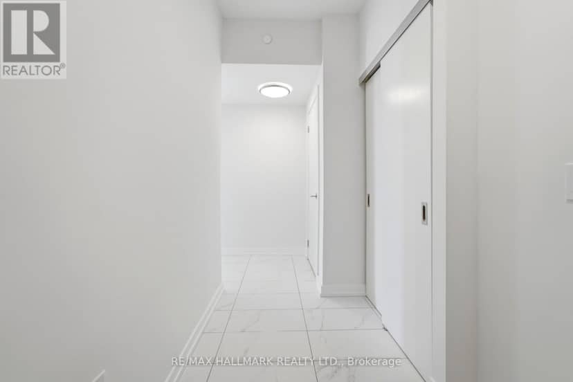 1406 - 5 Wellington Street S — photo 3 of 32