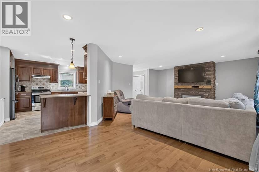 134 Du Portage Street — photo 7 of 40