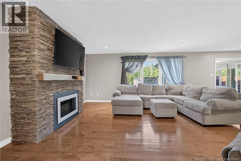 134 Du Portage Street — photo 9 of 40