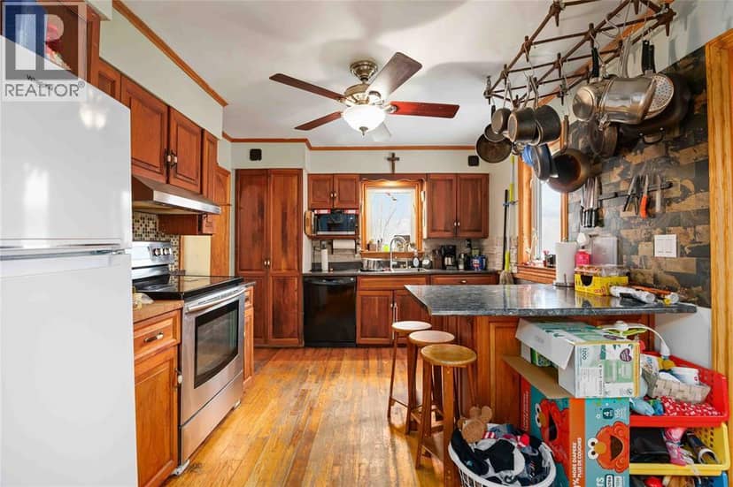823 Holt Line — photo 9 of 23