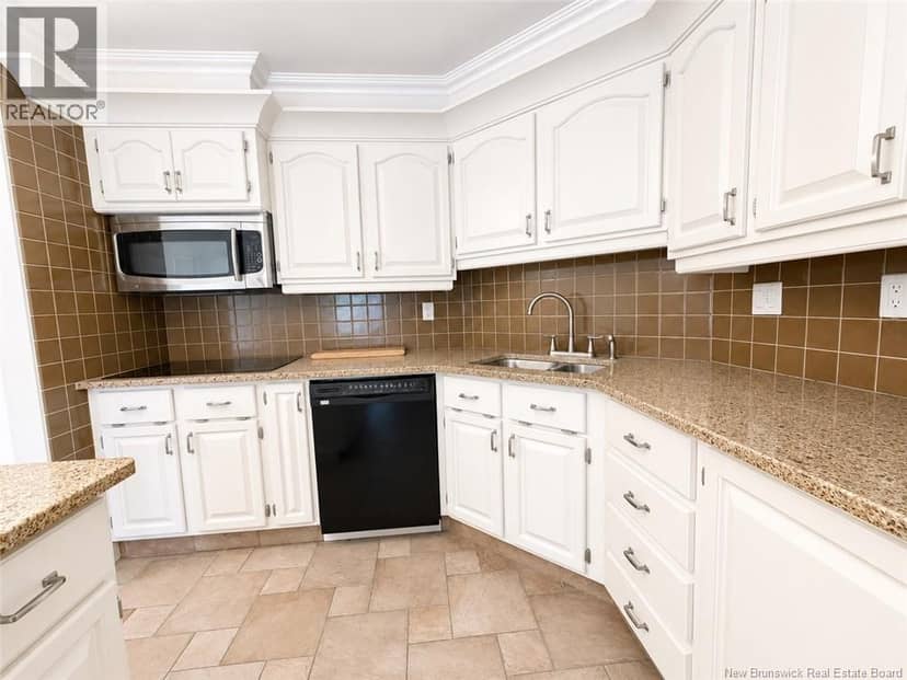 191 Queen Street Unit# 206 — photo 3 of 27