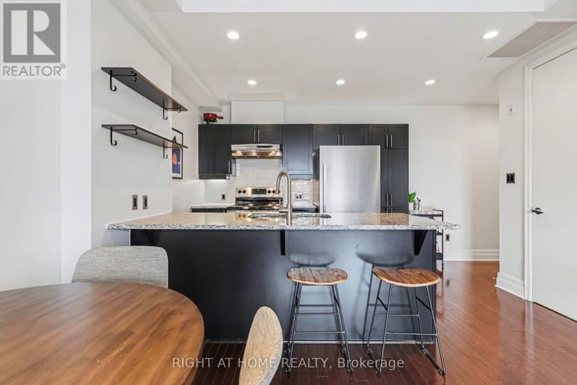 810 - 330 Loretta Avenue S — photo 14 of 37