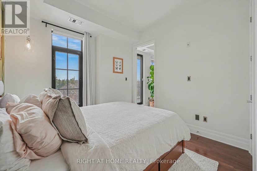 810 - 330 Loretta Avenue S — photo 19 of 37