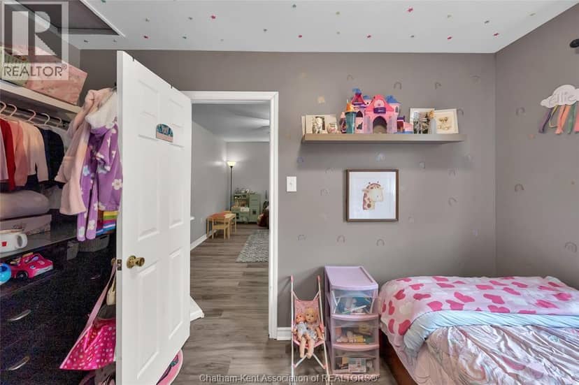 14 McNaughton AVENUE — photo 23 of 31