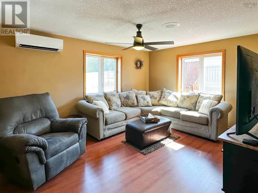 900 Harmony Road — photo 17 of 40