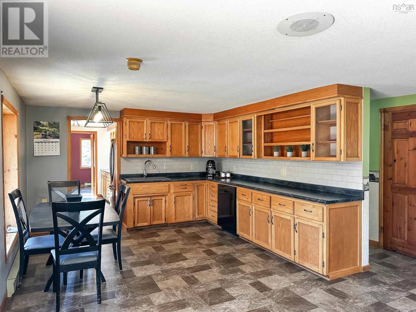 900 Harmony Road — photo 10 of 40