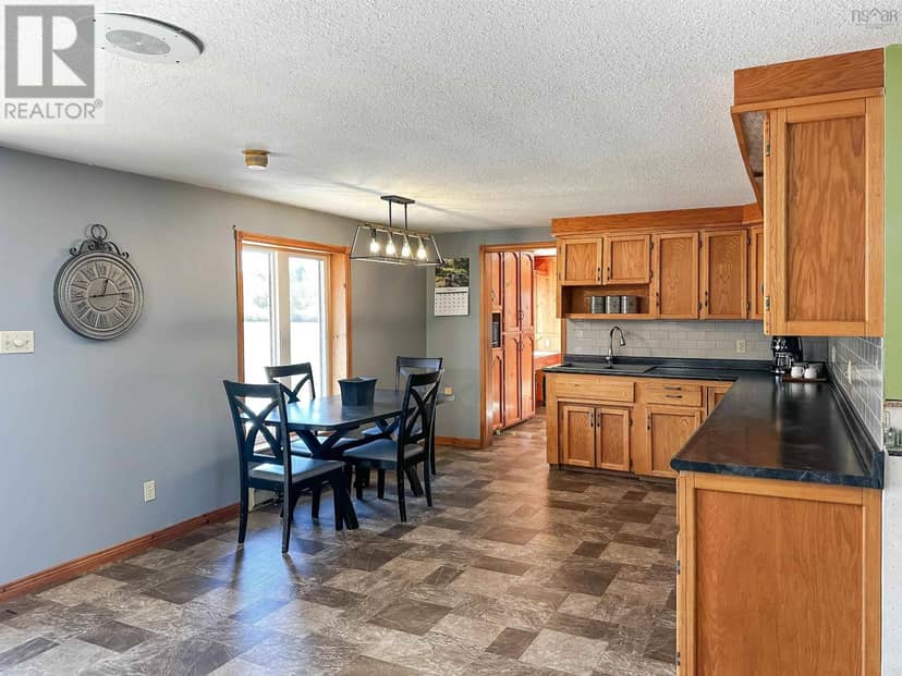 900 Harmony Road — photo 9 of 40