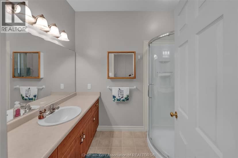 10 Oakgrove LANE — photo 33 of 40