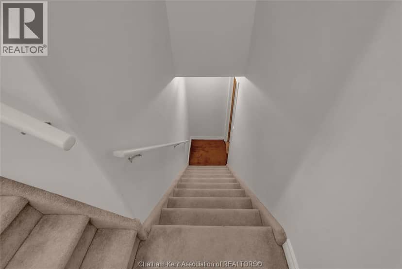 10 Oakgrove LANE — photo 35 of 40