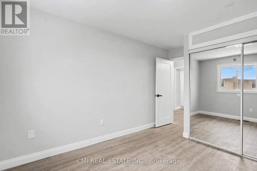 12 - 125 Sekura Crescent — photo 20 of 40