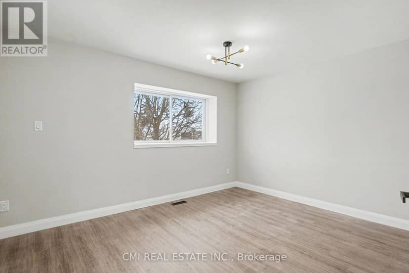 12 - 125 Sekura Crescent — photo 28 of 40