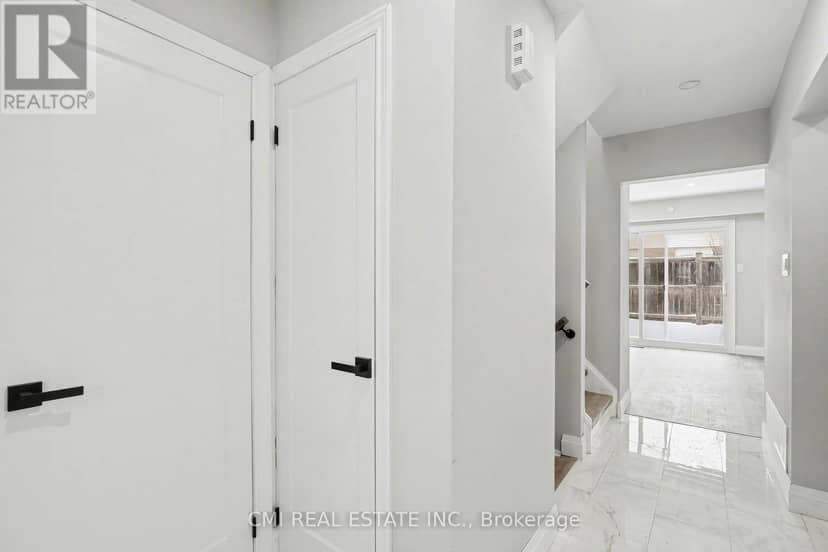 12 - 125 Sekura Crescent — photo 5 of 40