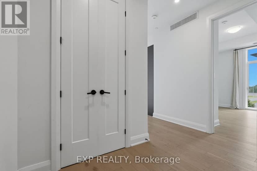 301 - 100 Cortile Private — photo 8 of 36