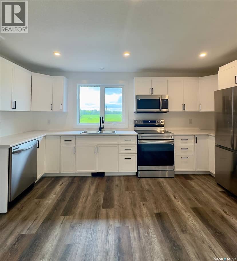 324 Penner STREET — photo 9 of 34