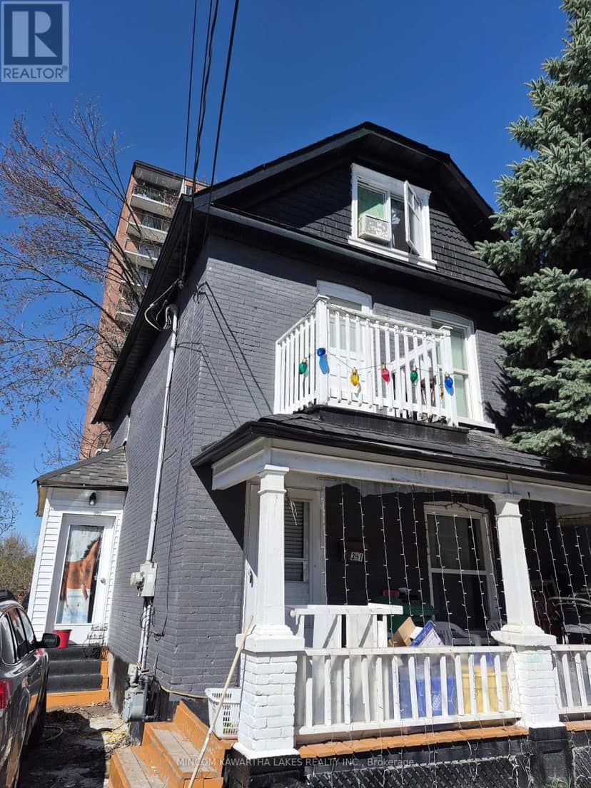 341 George Street S — photo 2 of 2