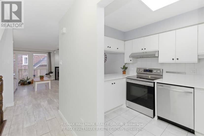 3 - 390 Briston Private — photo 9 of 34