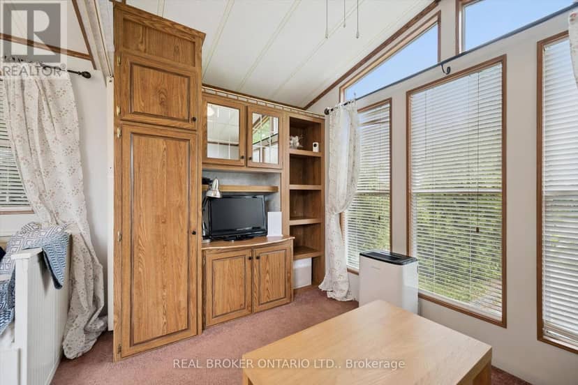 218 Beach Road — photo 16 of 40