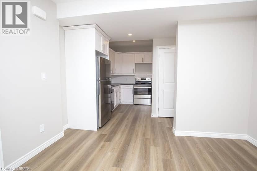 140 MARY Street — photo 8 of 40