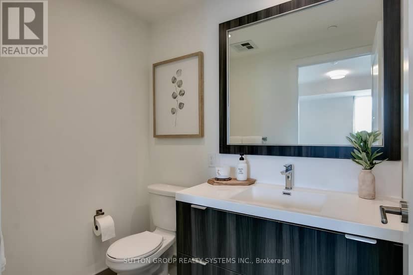 910 - 80 Vanauley Street — photo 17 of 32