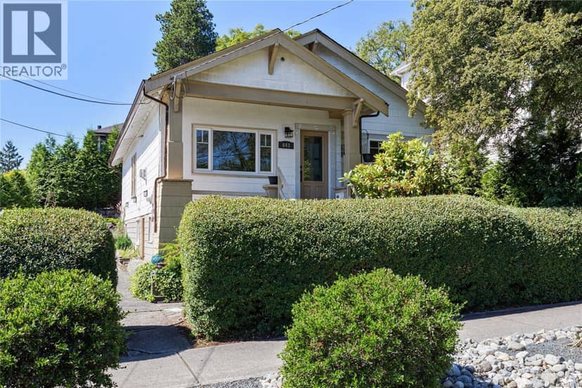643 Kennedy St — photo 1 of 28