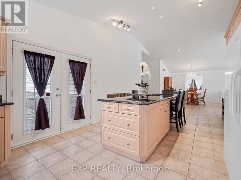 7090 Julie Drive — photo 15 of 40