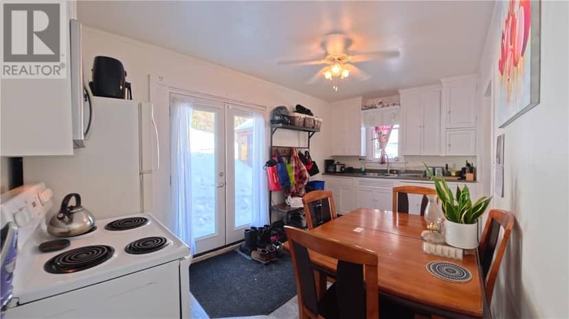 1021 Crescent Street Unit# A & B — photo 23 of 38