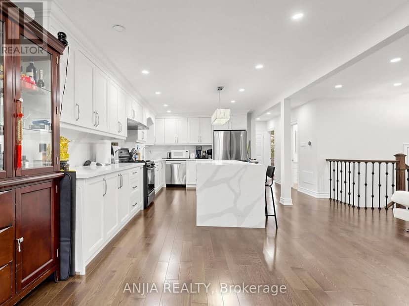 8 Applefield Drive — photo 17 of 40
