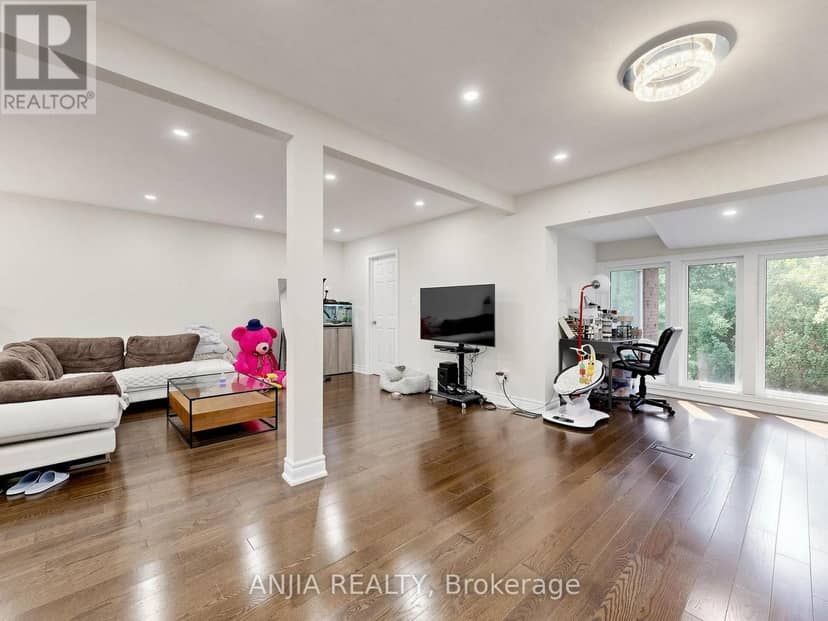 8 Applefield Drive — photo 20 of 40