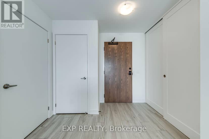 1605 - 1035 Southdown Road — photo 6 of 37